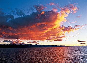 《战锤40K：星际战士2》「链锯剑」宣传片 9月9日发售